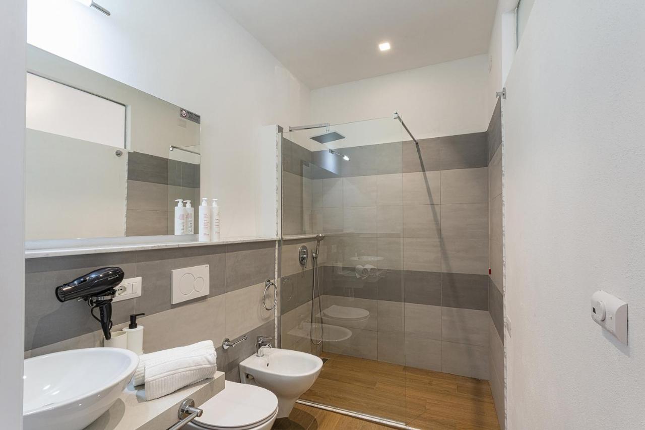 Family Flat In The City Center By Wonderful Italy Genova Eksteriør billede